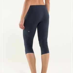Lululemon In the Flow Crop II - Heathered Inkwell